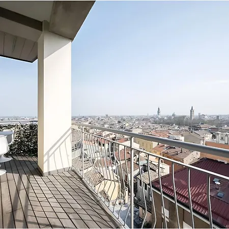 Verdi ! San Valentine's Day - Book First ! Апартаменти